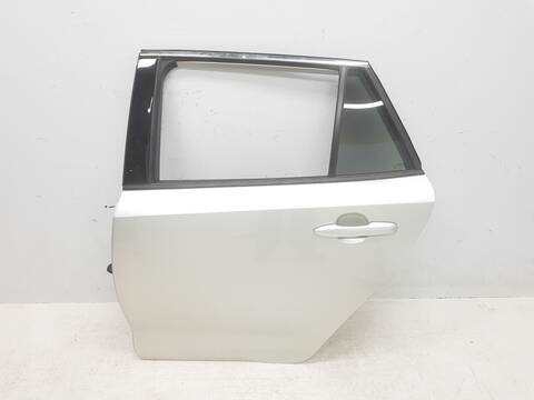 Puerta Trasera Izquierda Toyota Corolla HYBRID STYLE