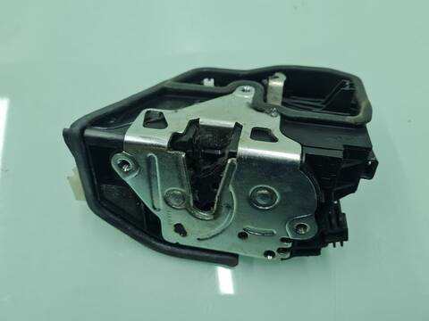 Foto 3ª: Cerradura Puerta Delantera Izquierda Bmw Serie 3 315 318D 143CV 105KW [N47D20C] (2015)