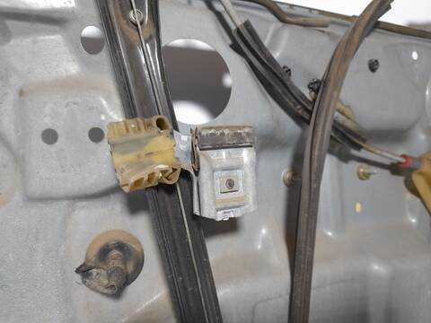 Foto 4ª: Elevalunas Eléctrico Delantero Derecho Volkswagen Polo CONCEPTLINE 64CV 47KW [ASY] (2001)