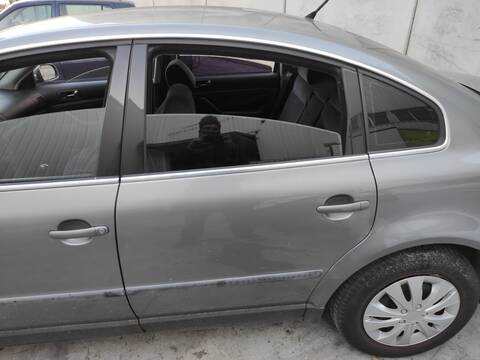 Puerta Trasera Izquierda Volkswagen Passat ALT BERLINA