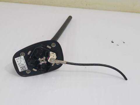 Foto 2ª: Antena Volkswagen Polo ADVANCE BLUEMOTION 90CV [CUSB] (2014)