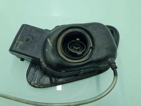 Foto 4ª: Tapa Exterior Combustible Volkswagen Golf LAST EDITION BM 131CV 96KW [DPB] (2019)