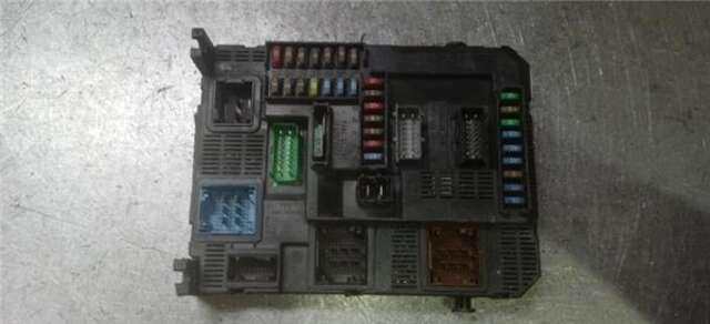 Foto 2ª: Caja Reles Fusibles Renault Megane 1.9 D RT [1.9 LTR. - 72 KW DTI DIESEL CAT] I FASE 2 BERLINA (BA0)(1999-_) [F9Q730]