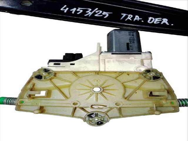 Foto 2ª: Elevalunas Manual Trasero Derecho Audi Q7 3.0 TDI QUATTRO (2006)