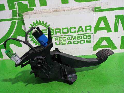 Foto 2ª: Pedal Embrague Dacia Sandero LAUREATE 90CV [K9K] (2012)