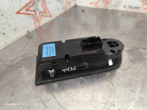 Foto 4ª: Botonera Elevalunas Bmw Serie 3 315 320D BERLINA 177CV 130KW [N47D20C] (2009)