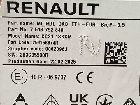 Foto 3ª: Sistema Audio Radio CD Renault Arkana 1.6 E-TECH 145 LDMU) 94CV 69KW [H4M 632] (2025)