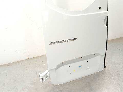 Foto 2ª: Puerta Trasera Izquierda Mercedes Sprinter 419 CDI RWD 907.643 907.645 907.647) 190CV 140KW FURGONETA [654920] (2024)