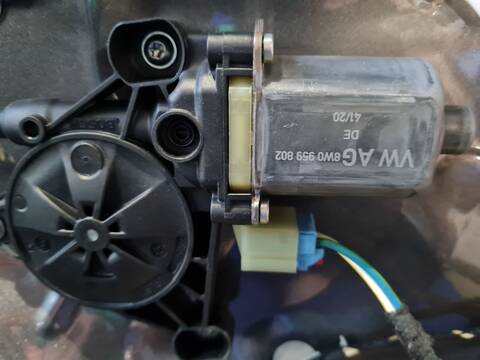Elevalunas Eléctrico Delantero Derecho Audi A4 30 TDI ADVANCED AVANT 136CV 100KW