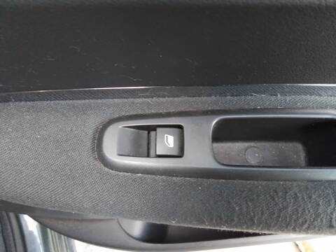 Foto 3ª: Botonera Elevalunas Peugeot 3008 1.6 HDI FAP 114CV 84KW [9H05] (2013)