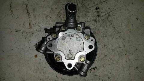 Foto 3ª: Bomba de Direccion Mercedes Clase V 200 2.2 16V CDI TD CAT 122CV 90KW [611980] (2002)