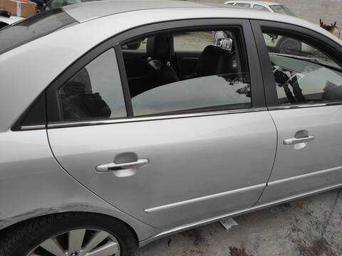 Puerta Trasera Derecha Hyundai Sonata D4EA