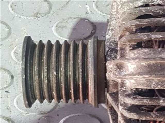 Foto 3ª: Alternador Renault Megane 1.9 CONFORT AUTHENTIQUE [1.9 LTR. - 88 KW DCI DIESEL] II BERLINA 5P (10.2002-_) [F9Q B8]