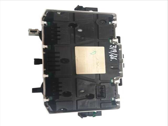 Foto 3ª: Cuadro de Instrumentos Renault Captur 1.5 DCI 90 J5N4 J5M5 J5MW J5M6 J5AL J5AJ) (2013)