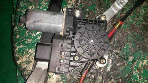 Foto 2ª: Elevalunas Eléctrico Delantero Derecho Ford Mondeo 2.0 TDCI CAT BERLINA 130CV 96KW [FMBA] (2004)