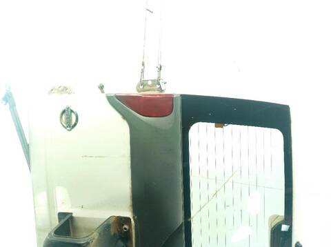 Foto 3ª: Portón Nissan Terrano 2.7 TDI 4WD [TD27TI] (1992)