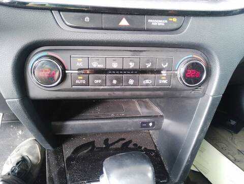 Foto 4ª: Mando Climatizador Kia Xceed DRIVE 136CV 100KW [D4FE] (2020)