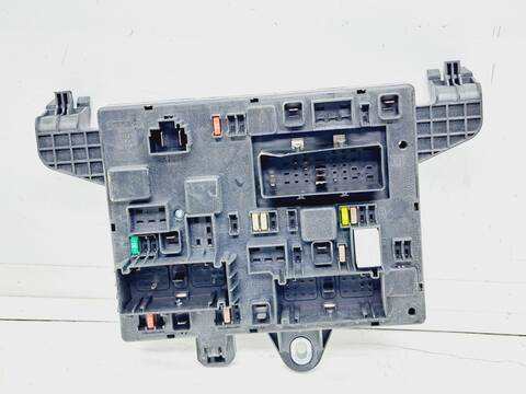 Caja Reles Fusibles Opel Astra EXCELLENCE 110CV 81KW