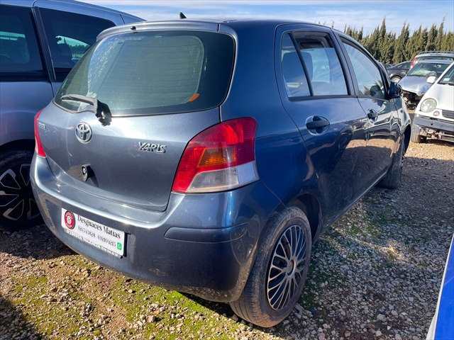 Foto 4ª: Paragolpes Trasero Toyota Yaris 1.0 G 70cv [1KR] (2009)