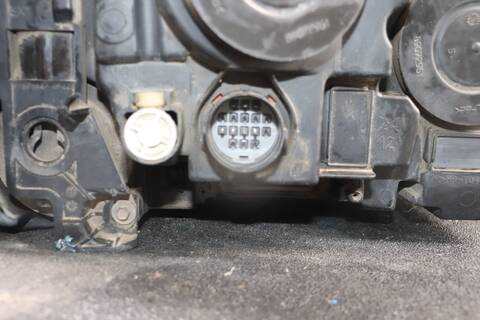 Foto 2ª: Faro Izquierdo Land Rover Discovery TDV6 S 211CV 155KW (2011)