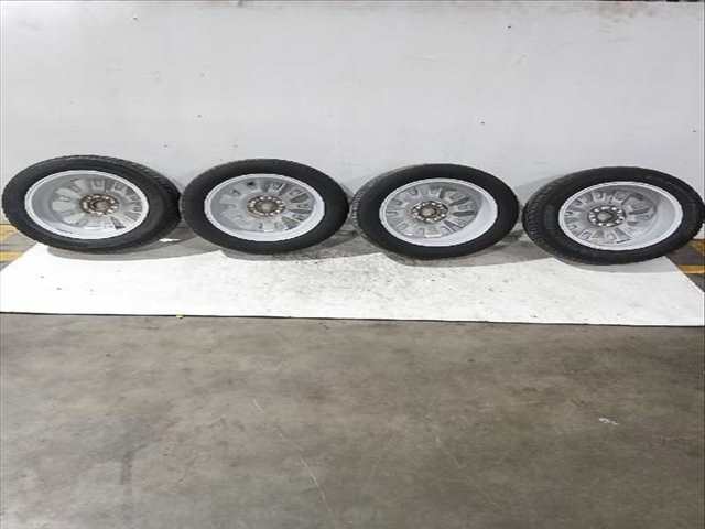 Foto 3ª: Juego LLantas Toyota Auris 1.6 ZRE151_) 124CV [1ZR-FE] (2006)