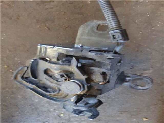 Foto 3ª: Cerradura Capot Volkswagen Golf 1.8 T [AUM]