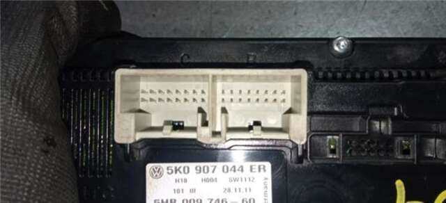 Foto 3ª: Mando Climatizador Volkswagen Touran 2.0 TDI 16V [CFHC]