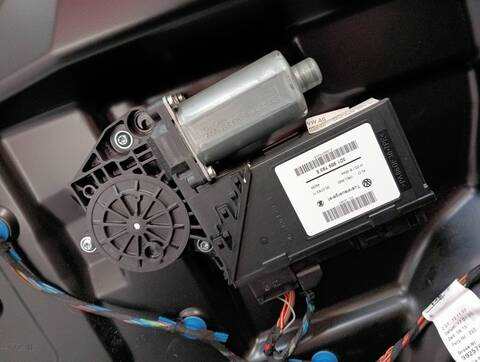 Foto 2ª: Elevalunas Eléctrico Delantero Izquierdo Volkswagen Touareg BAC (2005)