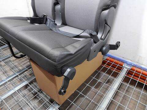 Foto 2ª: Asientos Traseros Toyota Hiace VERSION INDEFINIDA (2019)