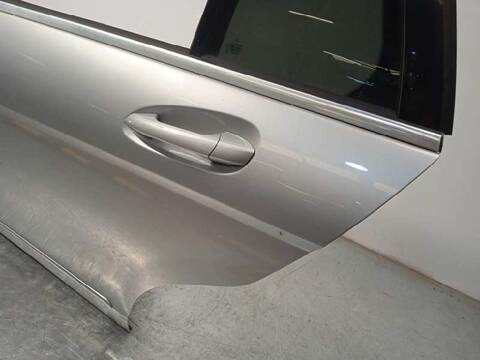 Foto 2ª: Puerta Trasera Izquierda Mercedes Clase C 160 320 T CDI 204.222) 224CV 165KW FAMILIAR [642961] (2008)