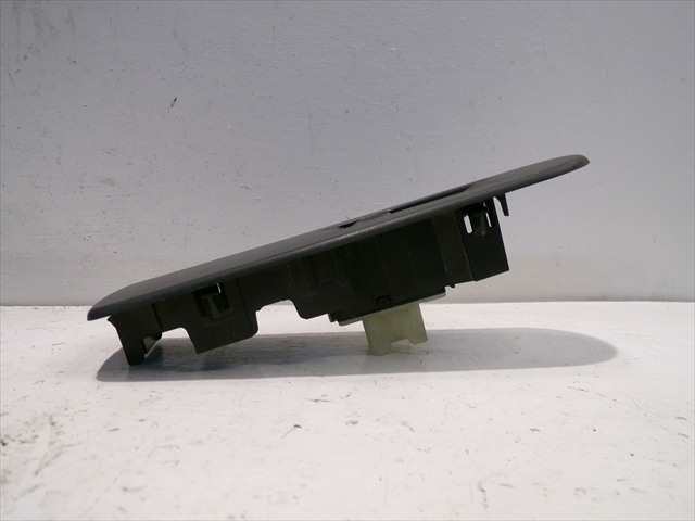 Foto 2ª: Botonera Elevalunas Renault Clio 1.5 DCI CLIO IV 2013-2016 [K9KC6] (2014)