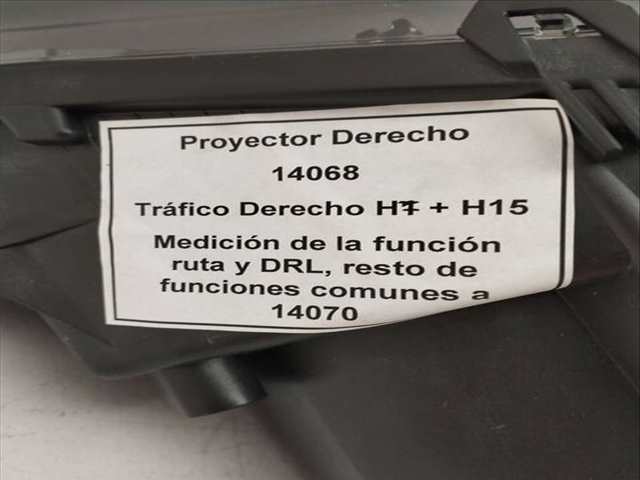 Foto 3ª: Faro Derecho Volkswagen Transporter 2.5 TDI 131CV 96KW T5 FURGONETA (2002)