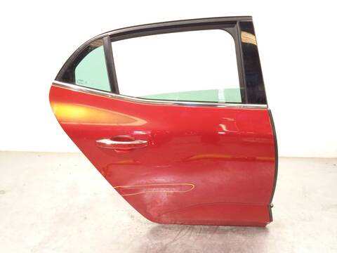 Puerta Trasera Derecha Renault Megane 1.2 TCE 130 B9MR) HATCHBACK 130CV 97KW IV HATCHBACK B9A/M/N_)