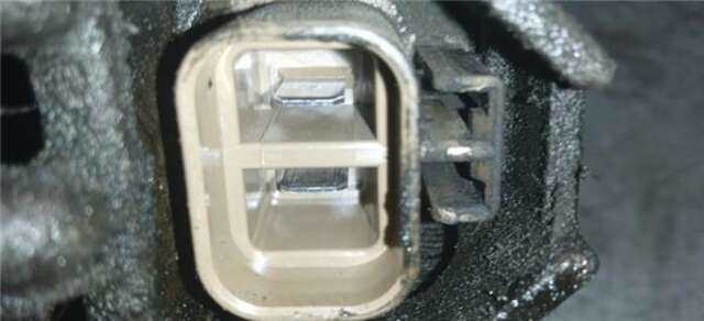 Foto 3ª: Alternador Mazda 6 2.0 DI [RF5C]