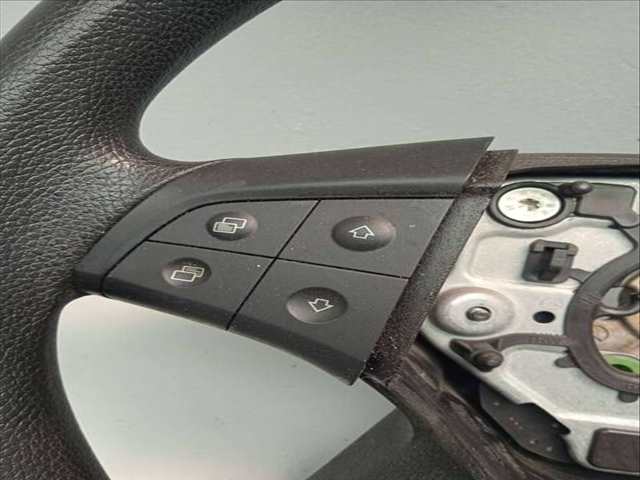 Foto 3ª: Volante Mercedes Clase B 150 2.0 CDI CAT 109CV 80KW [640940] (2005)