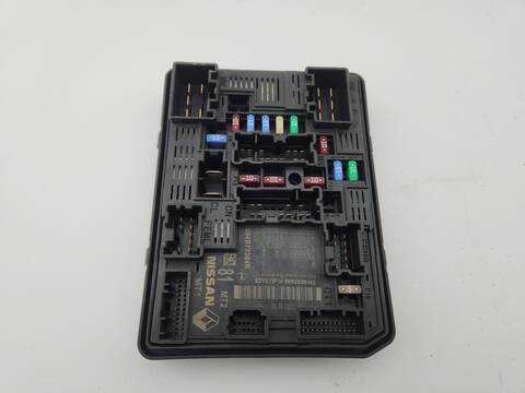 Caja Reles Fusibles Renault Captur TECHNO 140CV 103KW