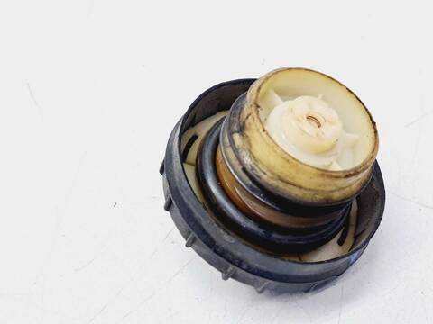 Foto 3ª: Tapa Exterior Combustible Honda Civic 1.6 LS EJ6) COUPE 105CV 77KW [D16Y7] (1996)