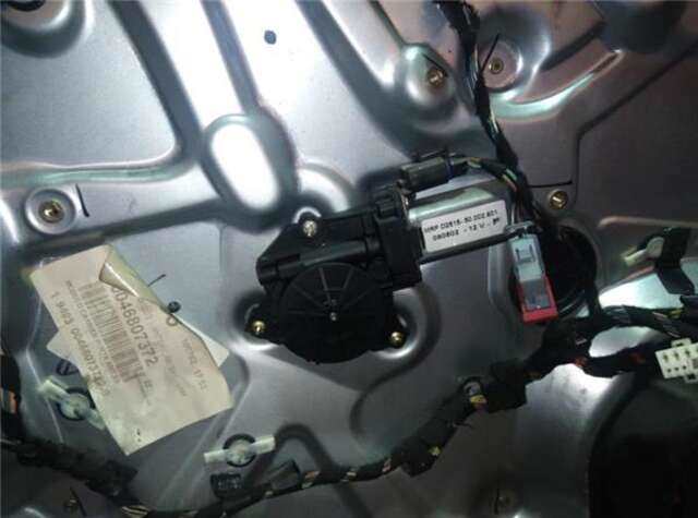 Foto 2ª: Elevalunas Eléctrico Delantero Izquierdo Fiat Stilo 1.9 JTD (192_XE1A) [192 A1.000]