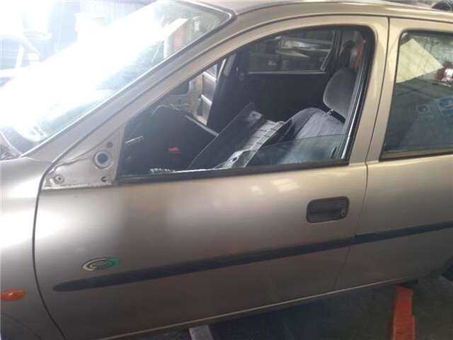 Puerta Delantera Izquierda Opel Corsa 1.7 D