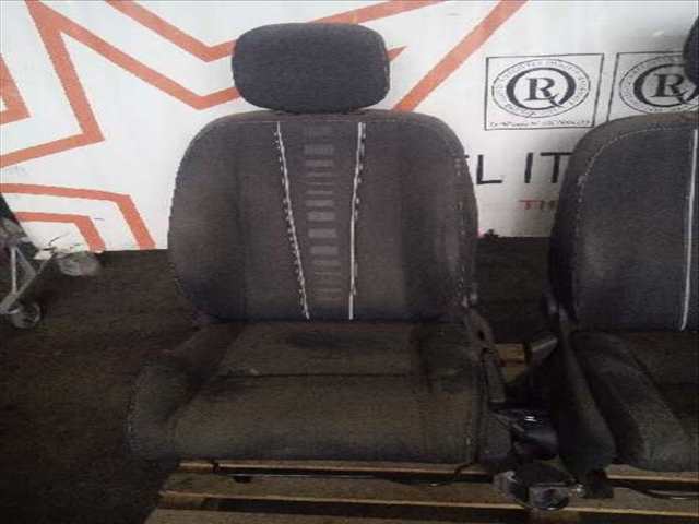 Foto 2ª: Asientos Traseros Renault Megane EXPRESSION BERLINA 110CV 81KW III BERLINA 5 P [K9KA6] (2013)