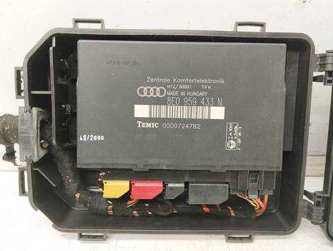 Foto 3ª: Centralita Confort BSI Audi A4 2.0 BERLINA 130CV 96KW [ALT] (2001)