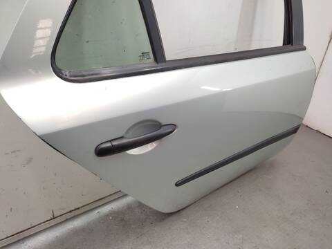 Foto 2ª: Puerta Trasera Derecha Renault Laguna 1.9 DCI 107CV 79KW [F9Q754] (2001)