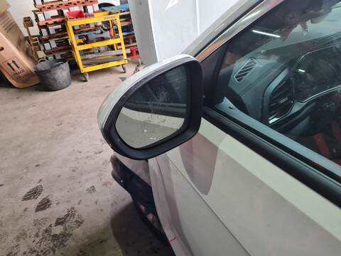 Foto 3ª: Retrovisor Izquierdo Volkswagen T-Roc LIFE 115CV 85KW [DXRC] (2017)