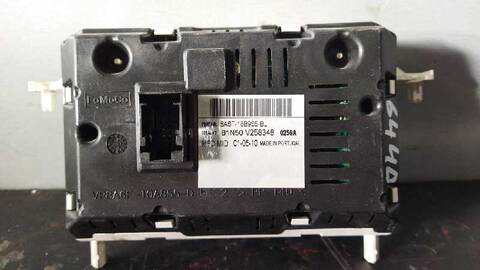 Foto 2ª: Pantalla Multifuncion Ford Fiesta AMBIENTE 68CV 50KW [F6JD] (2010)