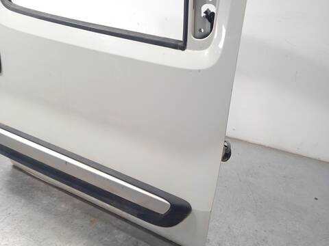 Foto 2ª: Puerta Delantera Derecha Fiat Qubo 1.3 D MULTIJET 225AXE1A 225CXE1A 225AXH1A 225AXL1A ... 95CV 70KW [199B1000] (2014)