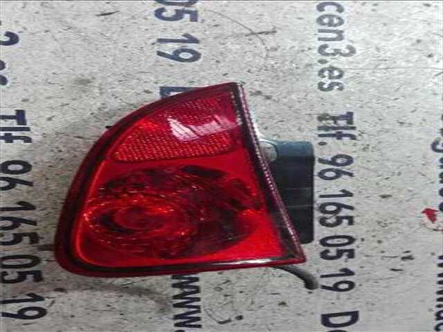 Piloto Trasero Derecho Renault Espace 2.2 DYNAMIQUE [2.2 LTR. - 110 KW DCI TURBODIESEL]