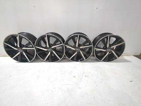 Foto 1ª: Juego LLantas Toyota Auris HYBRID FEEL EDITION 136CV (2013)