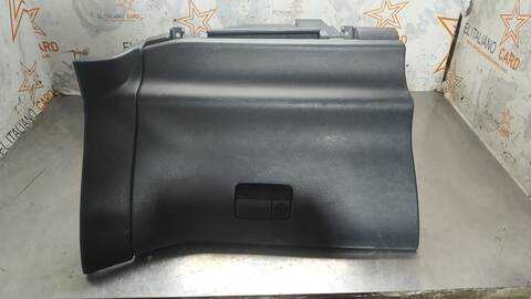 Guantera Nissan X-Trail XE 150CV 110KW T31)