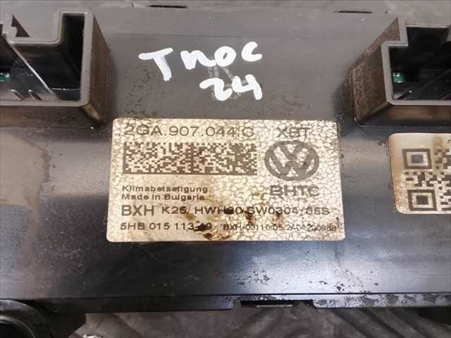 Foto 3ª: Mando Calefacción A. A. Volkswagen T-Roc 2.0 TDI 115CV (2024)