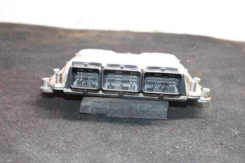 Foto 2ª: Centralita Motor ECU Renault Trafic 27 CN COMBI9 ACRISTALADO 101CV 74KW (2001)